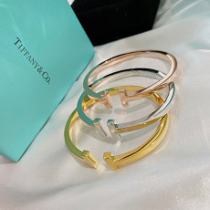 13위 TIFFANY & CO 티파니 T 스퀘어 브레이슬릿 팔찌