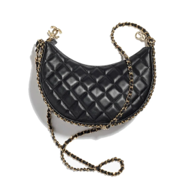 15위 CHANEL 샤넬 라지 반달백 AS3200