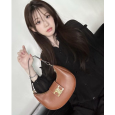 49위 [배우 고윤정] CELINE 셀린느 미디엄 아바 트리옹프백