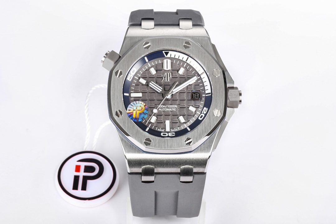 AUDEMARS PIGUET  오데마피게 로얄오크 오프쇼어 그레이 15720ST
