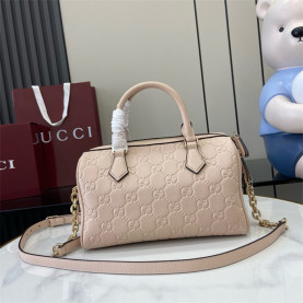 GUCCI 구찌 GG 엠블럼 스몰 탑 핸들백 815255 2024/신상