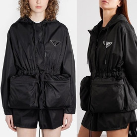 ●4월 판매 10위● PRADA 프라다 빅플레이트 윈드자켓