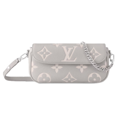 12위 LOUIS VUITTON 루이비통 윌릿 온 체인 숄더백 M82210
