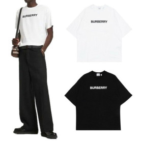 BURBERRY 버버리 로고 프린트 반팔