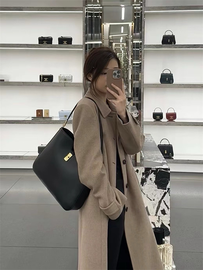 CELINE 셀린느 까미유 16 소프트 미디엄 숄더백 119563