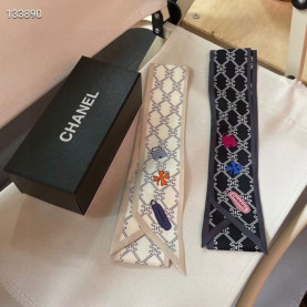 CHANEL 샤넬 전판로고 실크 방도 스카프