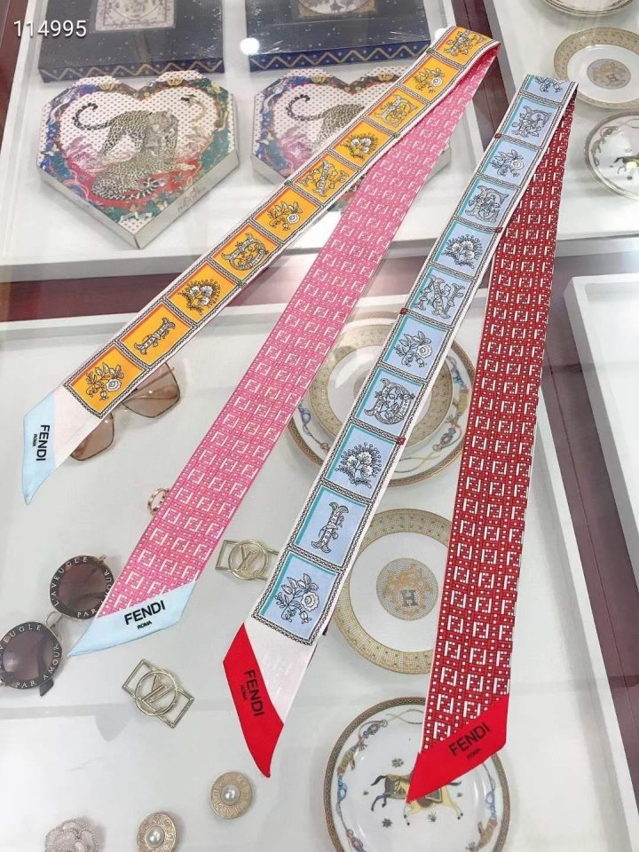 FENDI 펜디 방도 스카프