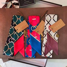 GUCCI 구찌 클래식 실크 방도 스카프