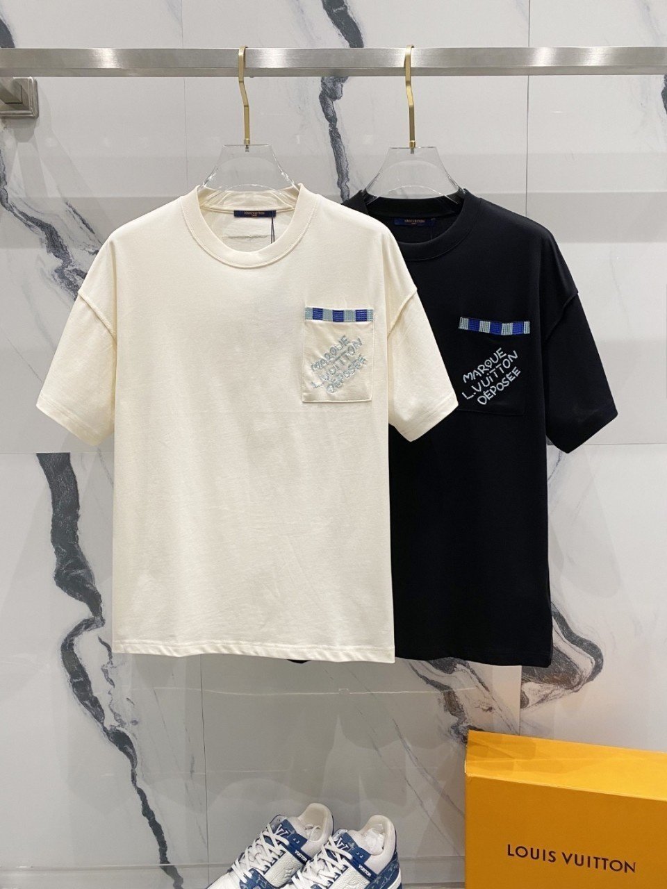 LOUIS VUITTON 루이비통 다미에 포켓자수 티셔츠