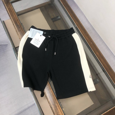 MONCLER 몽클레어 와펜 하프팬츠