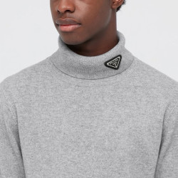 PRADA 프라다 플레이트 터틀넥 니트