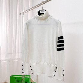 THOM BROWNE 톰브라운 사선3버튼 울 터틀넥