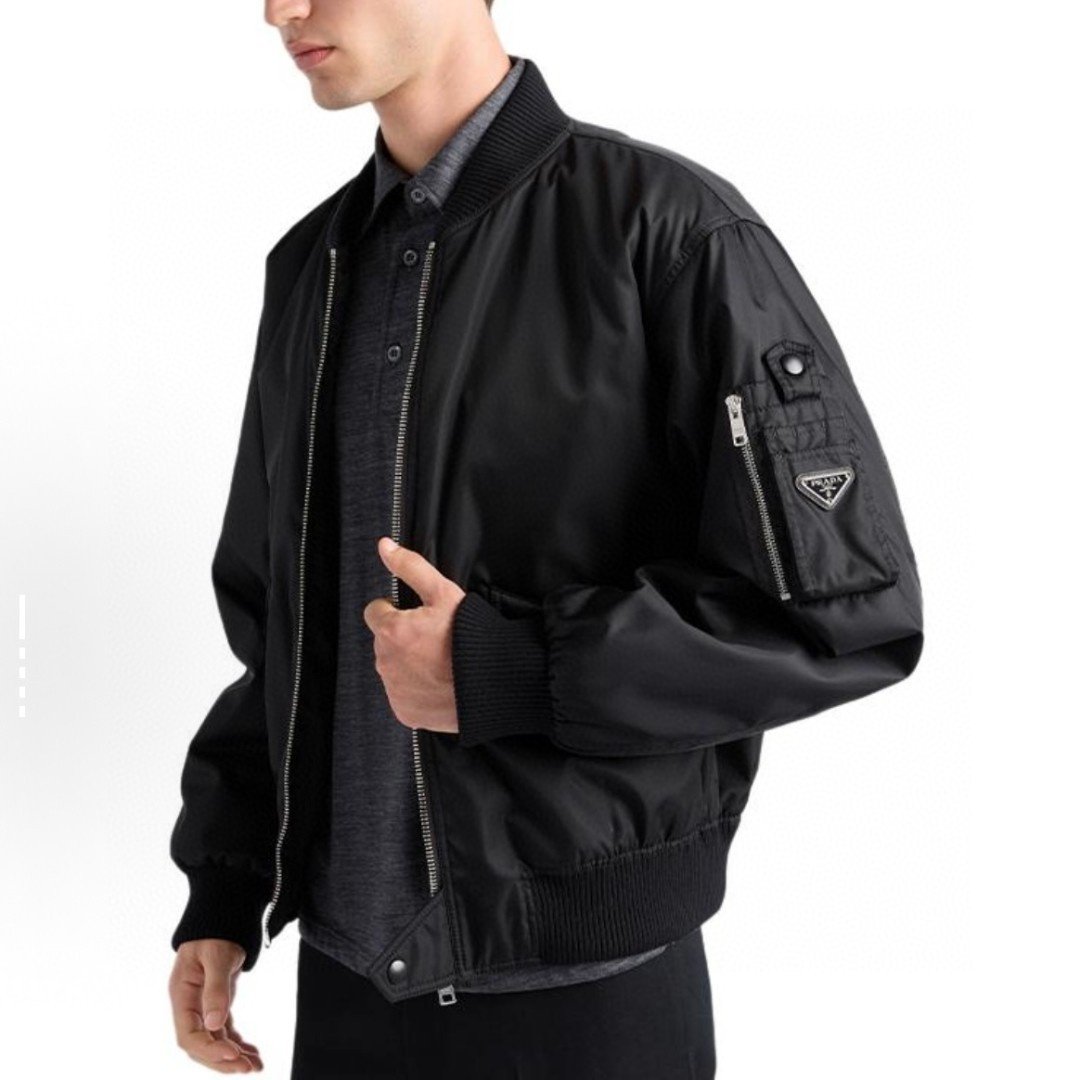 PRADA 프라다 트라이앵글 봄버 자켓