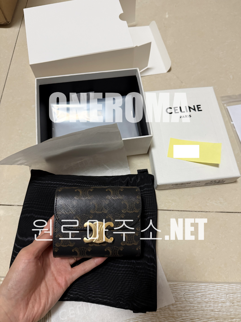 김*민 고객님 셀린느 스몰 트리옹프 플랩 지갑