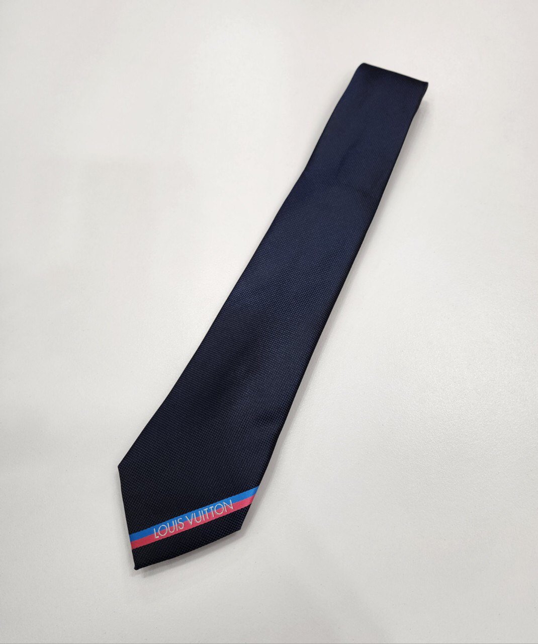 LOUIS VUITTON 루이비통 LV로고 에피 실크 넥타이