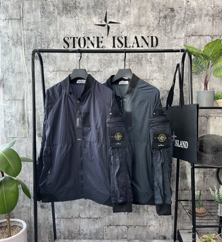 STONE ISLAND 스톤아일랜드 셔링포인트 윈드자켓
