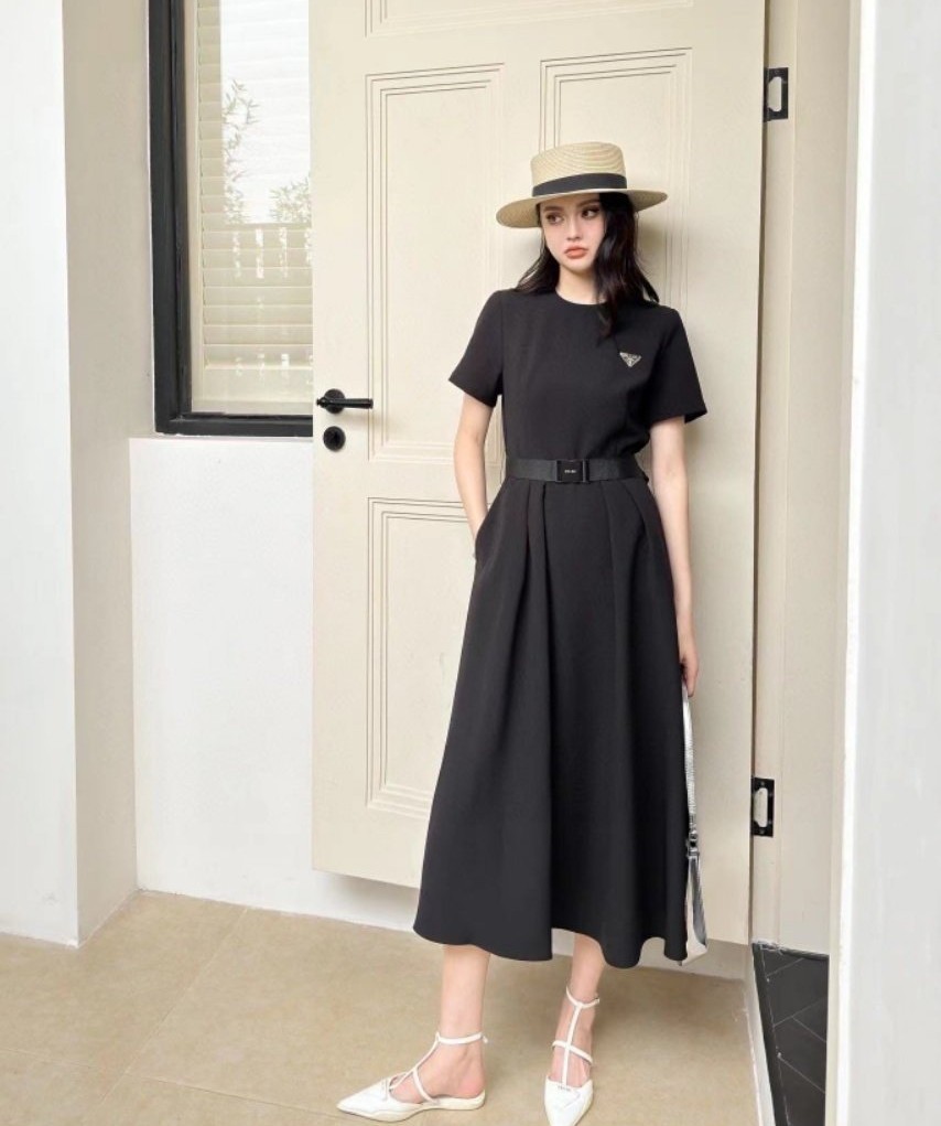 PRADA 프라다 기본 원피스(벨트 포함)