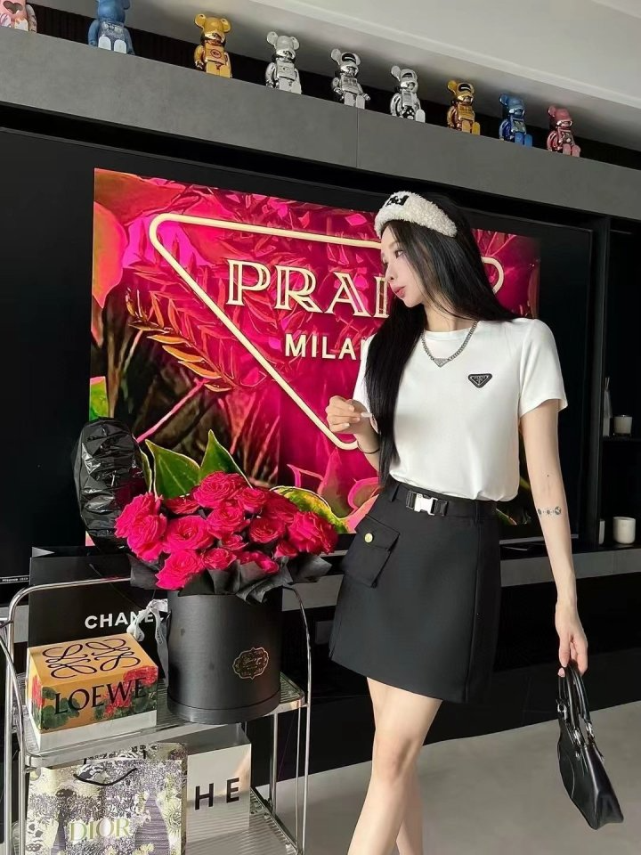 PRADA 프라다 치마반팔 셋트
