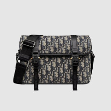 DIOR 디올 Hit the Road 플랩 스트랩백 1ESPO