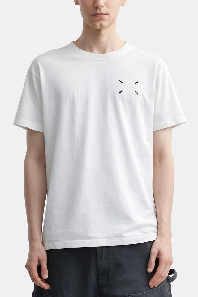 MAISON MARGIELA 메종마르지엘라 스티치 백 넘버링 올자수 로고 숏 슬리브 티셔츠 2COLOR