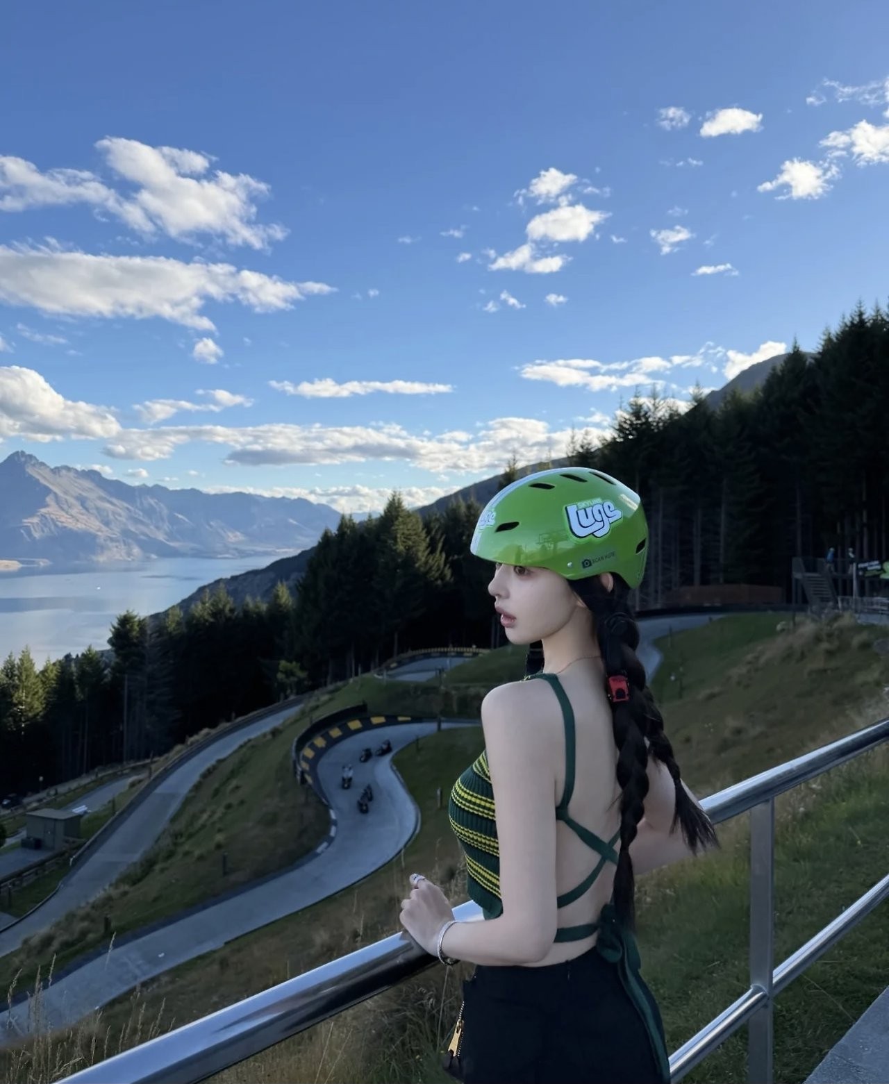 MIUMIU 미우미우 스트라이프 백리스 니트탑