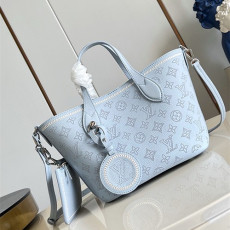 LOUIS VUITTON 루이비통 블라썸 갈렛 PM M21849