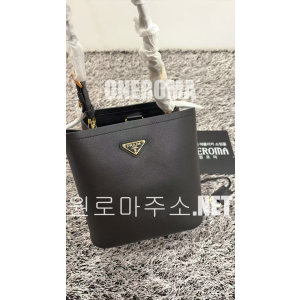 이*숙 고객님 프라다 레더 파니에 백