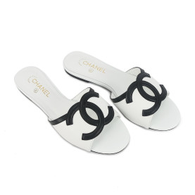 CHANEL 샤넬 CC로고 램스킨 뮬