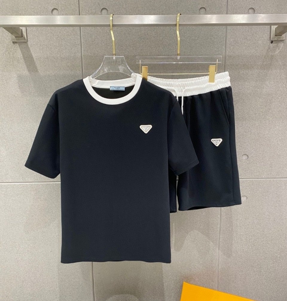 PRADA 프라다  트라이앵글 셋업