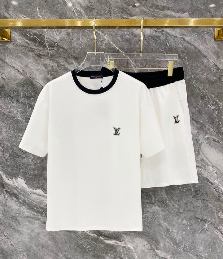 LOUIS VUITTON 루이비통 607114 시그니처 자수 로고 배색 링거 반팔&반바지 세트 3COLOR