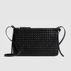 BOTTEGA VENETA 보테가베네타 인트레치아토 피콜로 미디엄 파우치 876625